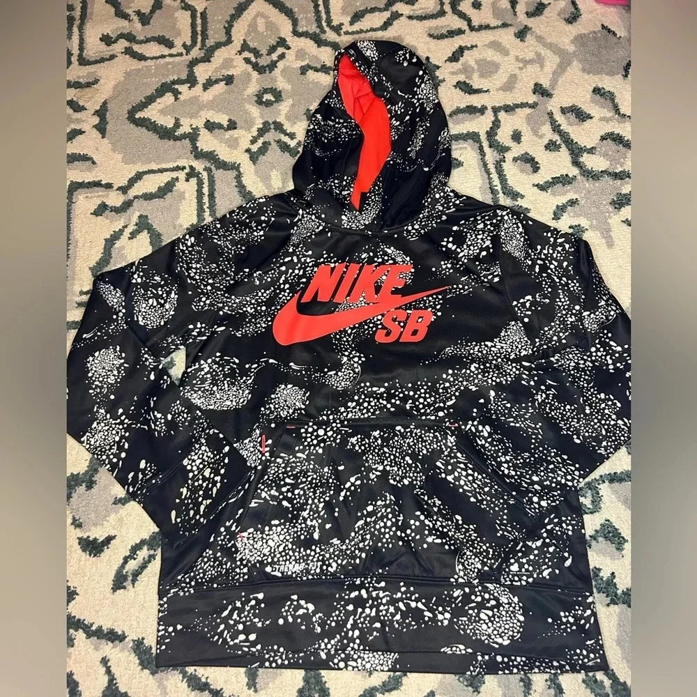 nike boys sweater size m